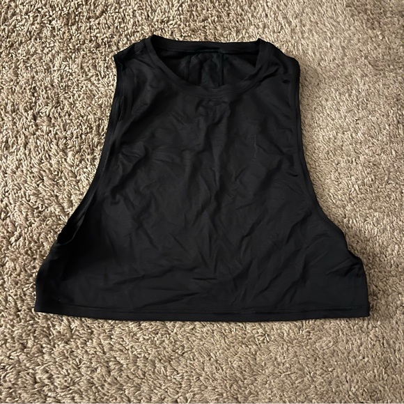 Lululemon muscle love mesh crop - Picture 2 of 3